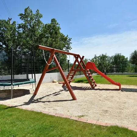 Semesterbostad Four-bedroom Holiday In