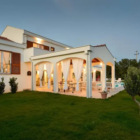 Four-bedroom Holiday In Semesterbostad *