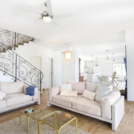 Awesome Home In Sestanovac Šestanovac