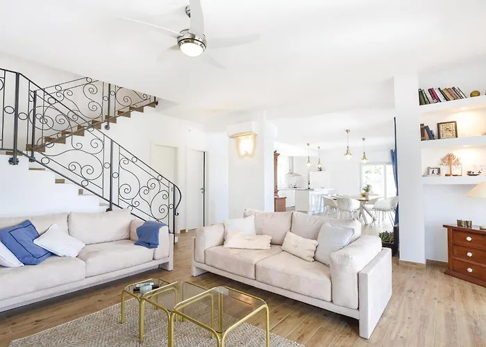 Awesome Home In Sestanovac Šestanovac