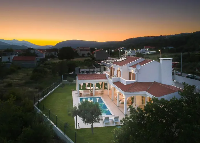 Awesome Home In Sestanovac *